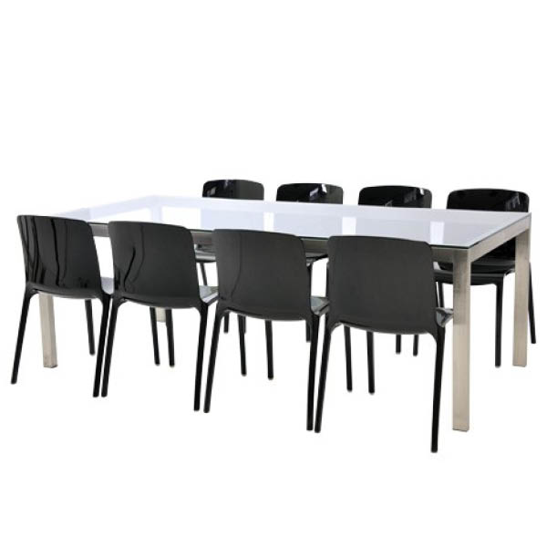 Ensemble 8 chaises tiffany noires & une table linéa verre clair